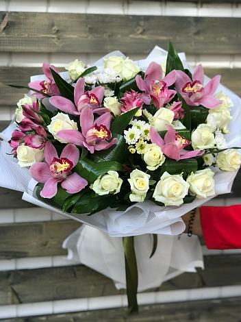 Букет цветов из: Розы и Хризантемы в Алексеевске