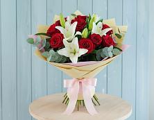 Букет цветов из:  Лилии и Розы в Алексеевске