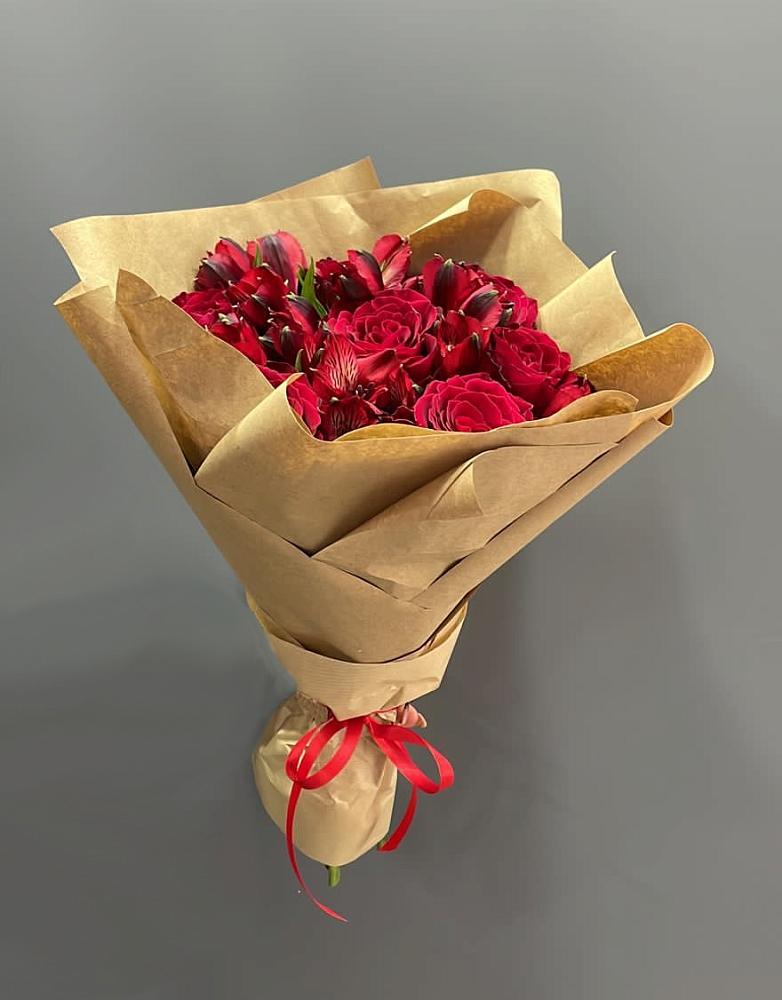 Букет цветов из: Альстромерии и Розы в Алексеевске