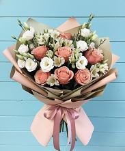 Букет цветов из:  Розы, Альстромерии и Лизиантусы в Алексеевске