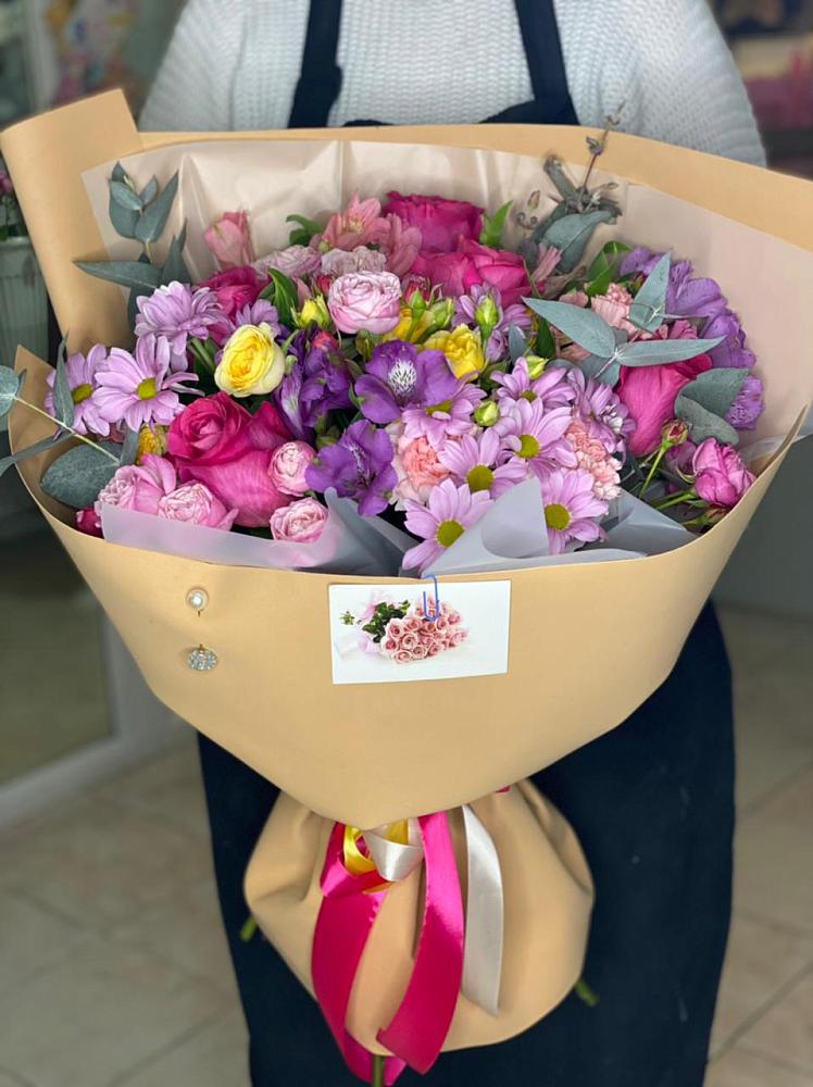 Букет цветов из: Хризантемы, Гвоздики и Альстромерии в Алексеевске