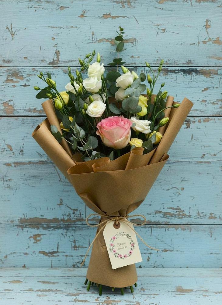 Букет цветов из: Розы и Лизиантусы в Алексеевске