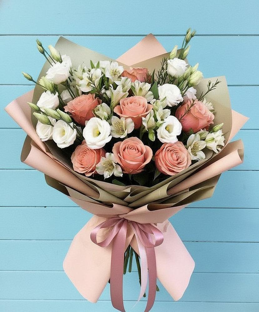 Букет цветов из: Розы, Альстромерии и Лизиантусы в Алексеевске