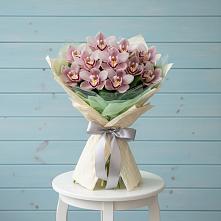 Букет цветов из:  Орхидеи и Розы в Алексеевске