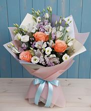 Букет цветов из:  Лизиантусы, Розы, Альстромерии и Гипсофила в Алексеевске