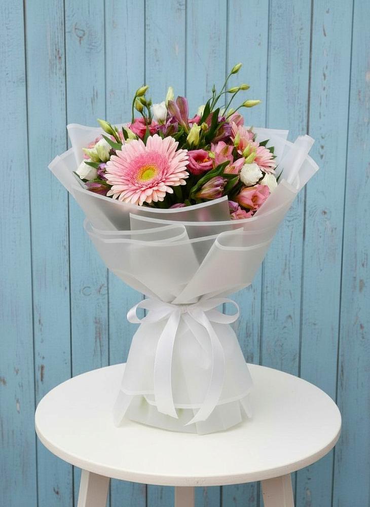 Букет цветов из: Герберы, Альстромерии и Лизиантусы в Алексеевске