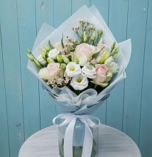 Букет цветов из:  Розы и Лизиантусы в Алексеевске