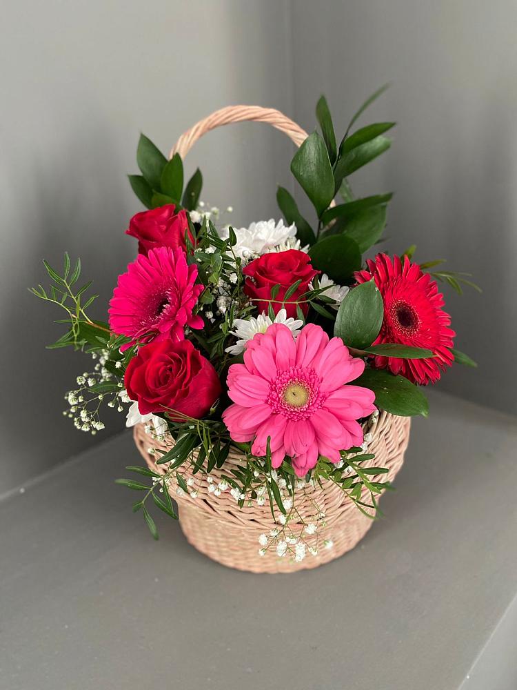 Цветочная композиция из Розы, Хризантемы и Герберы в корзине в Алексеевске