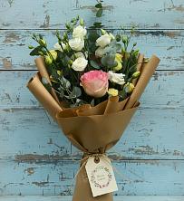 Букет цветов из:  Розы и Лизиантусы в Алексеевске